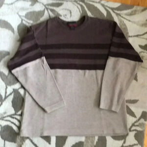 Men’s long sleeved shirt